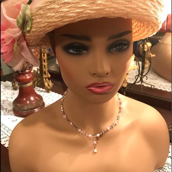 🌺 DAINTY TEAR DROP NECKLACE 🌸🌷 - Picture 6 of 6